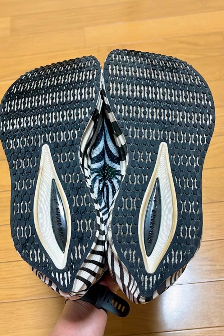 ミズノ ウエーブリベリオンプロロー ベータ 希少カラー