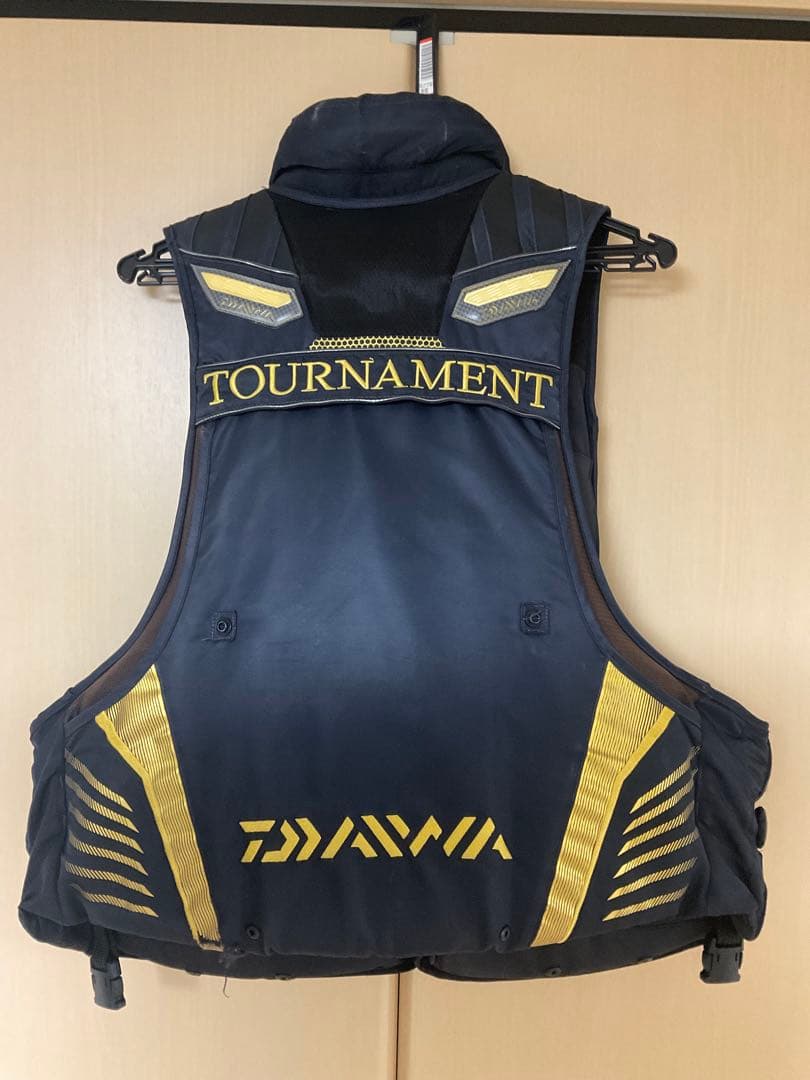 ダイワ　トーナメント　フローティングベストDF-3108T（枕つき）　Lサイズ