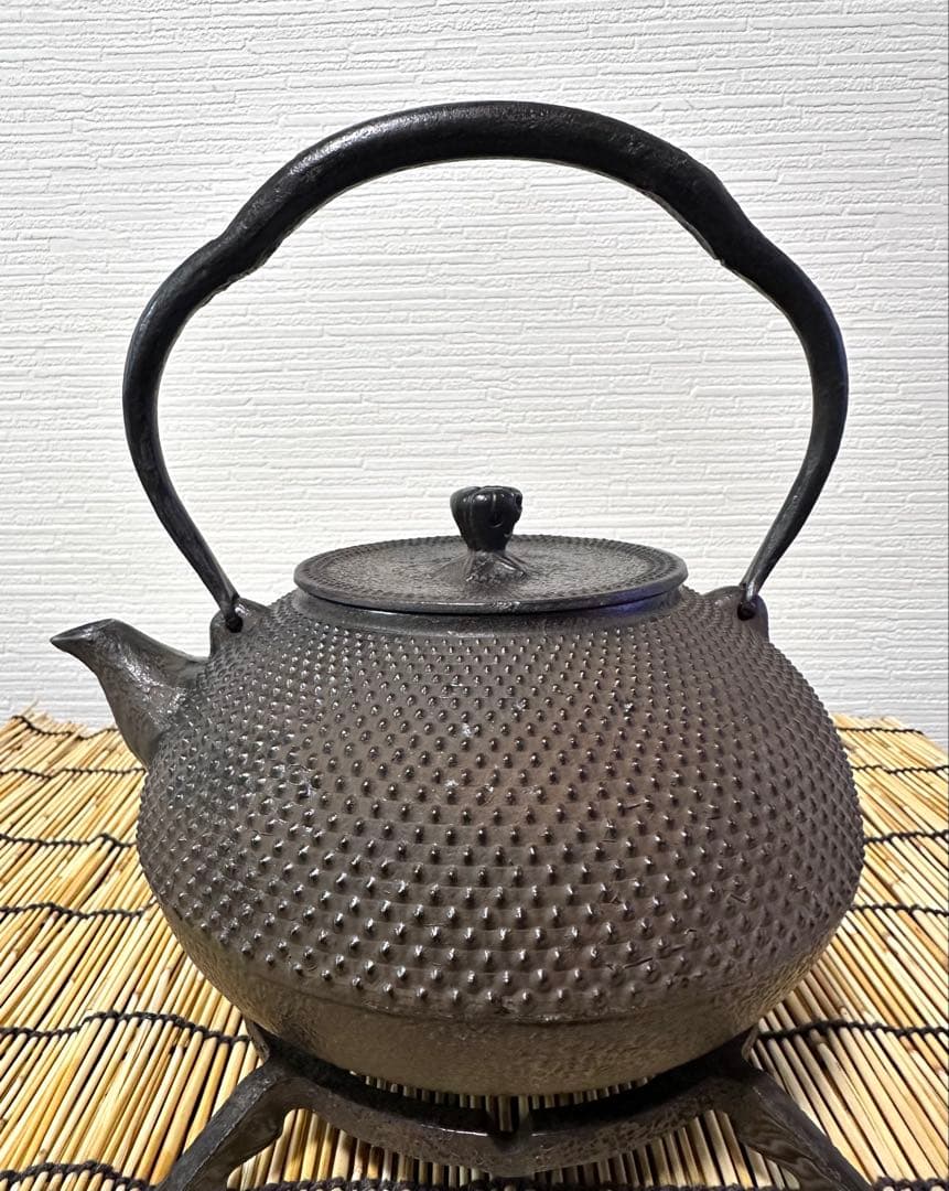 未使用品、栞付　金澤鶴州造１５型アラレ　南部鉄瓶　南部鉄器　鉄瓶