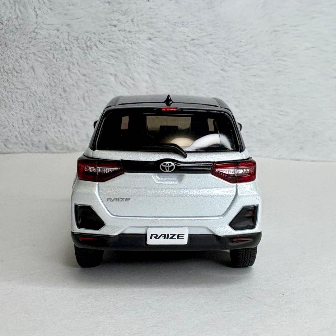 トヨタ ライズ カラーサンプル ミニカー 1/30 非売品