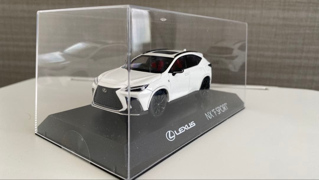 レクサス　nx ミニカー　nx350h fスポーツ　白　ホワイト