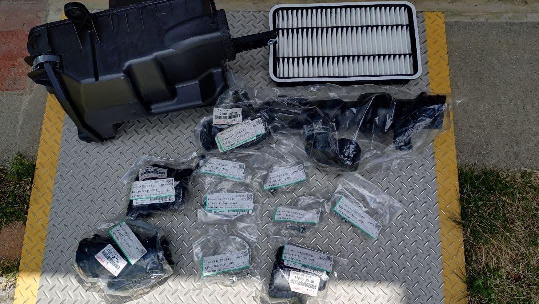 ハイエース エアクリーナー(ディーゼル用) フィルター パイプのセット 未使用