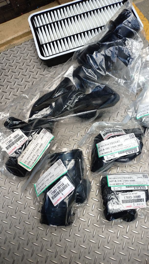 ハイエース エアクリーナー(ディーゼル用) フィルター パイプのセット 未使用