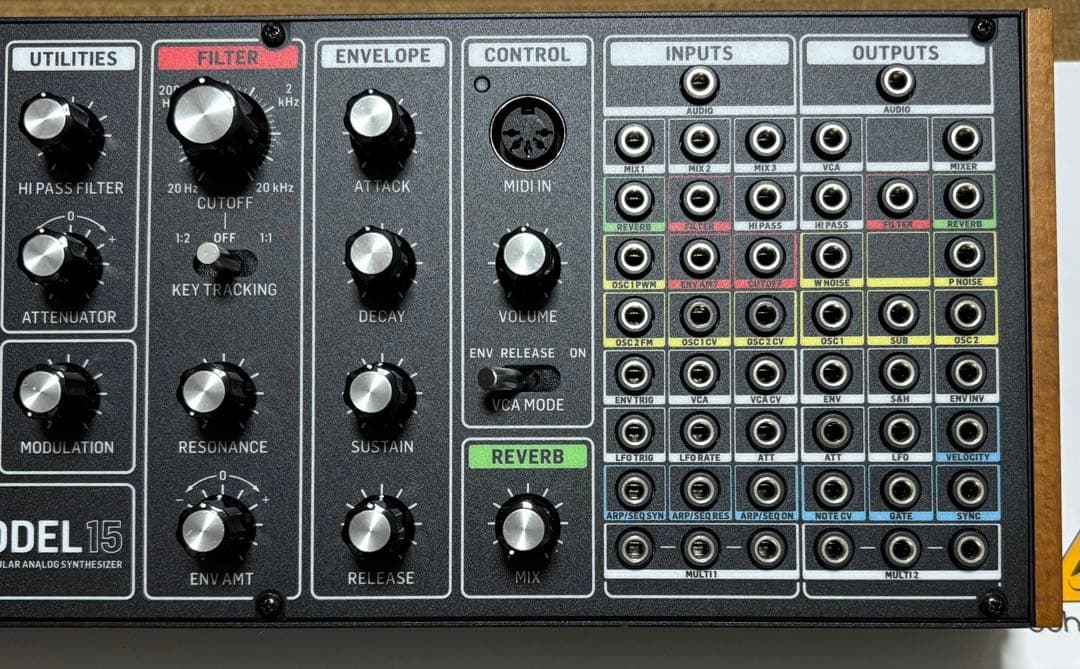 新品同様 BEHRINGER MODEL 15 Moog Grandmother