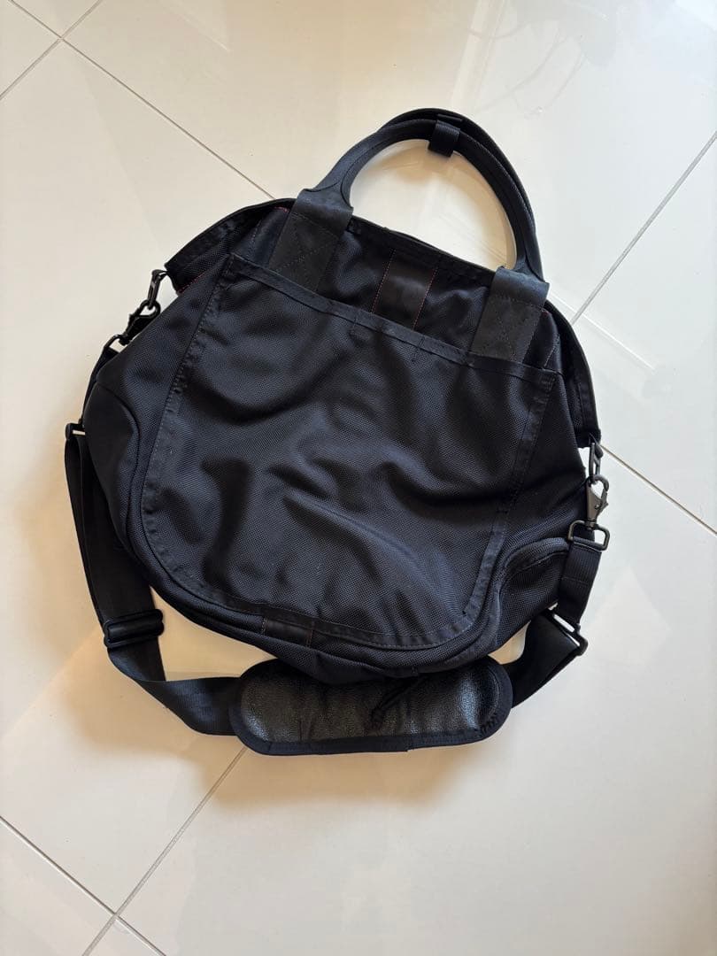 BRIEFING ブラックショルダーバッグ　クラウドジムワイヤー