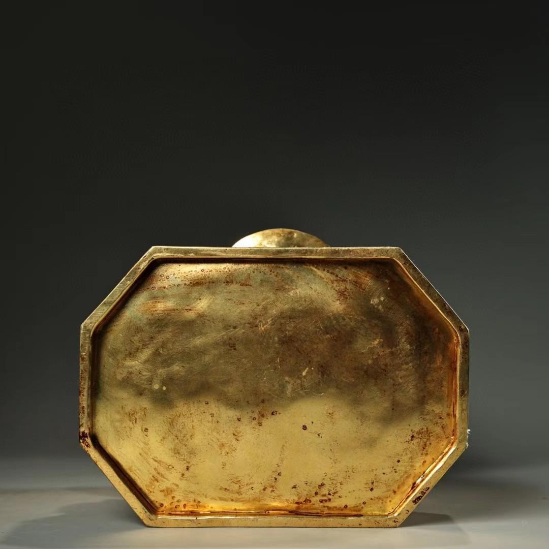 中国古美術・珍品旧蔵・鎏金童子龍鳳枕・鏨刻鎏金・純銅製・高浮彫・箱付き・置物