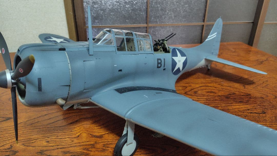 1/18 U.S. NAVY SBD-3 ドーントレス完成品 (訳あり)