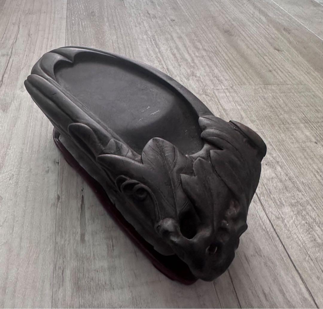 大バーゲンアンティークの茄子と裏に雲をあしらった彫刻硯　木製外枠付き‼️