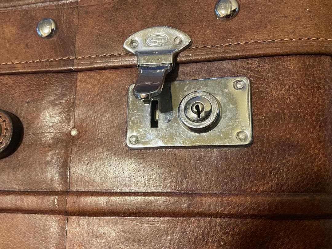 クラシックブラウンレザー風？旅行かばん