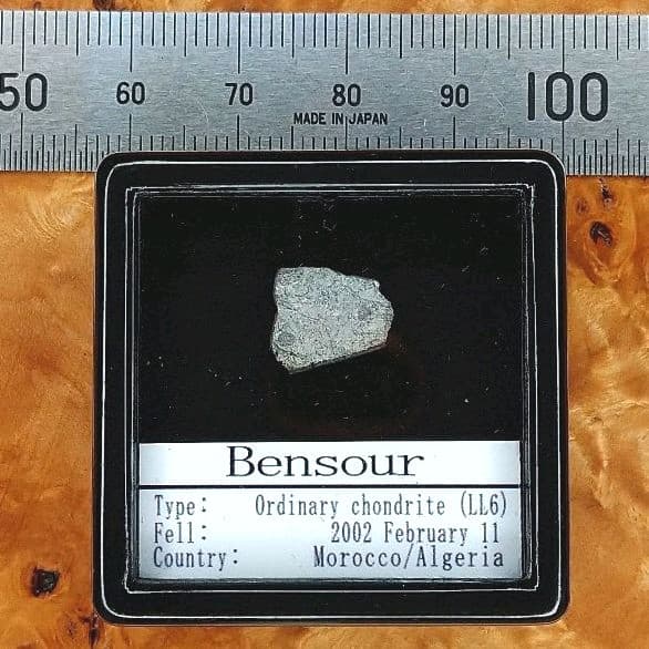 綺麗なテクスチャーの石質隕石　ベンサー隕石標本