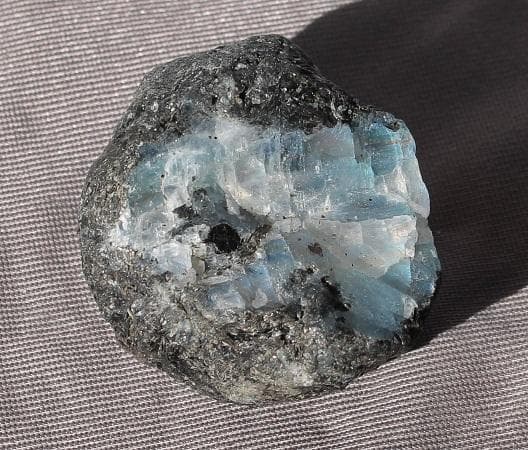 ホワイトラブラドライト原石rm08