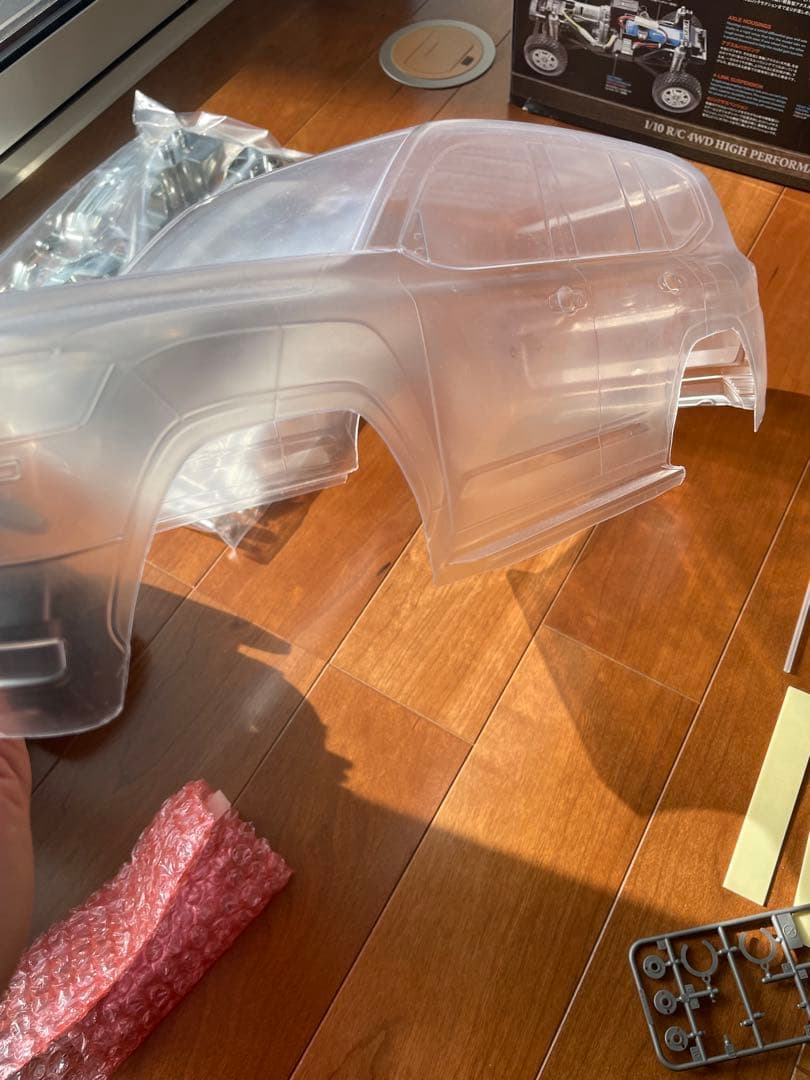 トヨタ ランドクルーザー 300 RCカーキット　バッテリーは付属しません