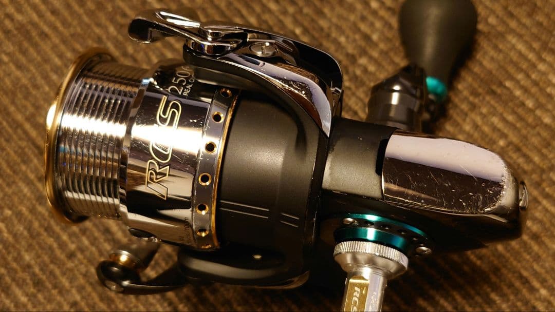 超希少廃盤ダイワ 09エメラルダス コロッサル 2508RH AIR 15 EX