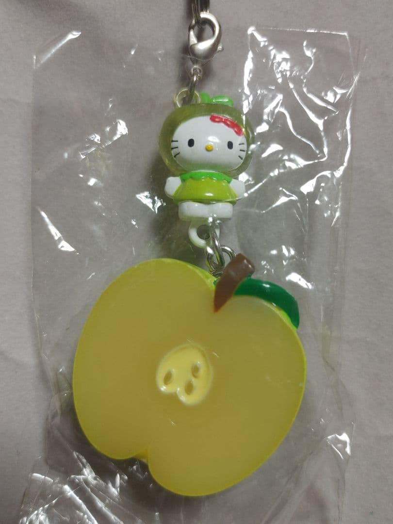 ハローキティ　2005年　フルーツバージョン　ストラップ　青リンゴ