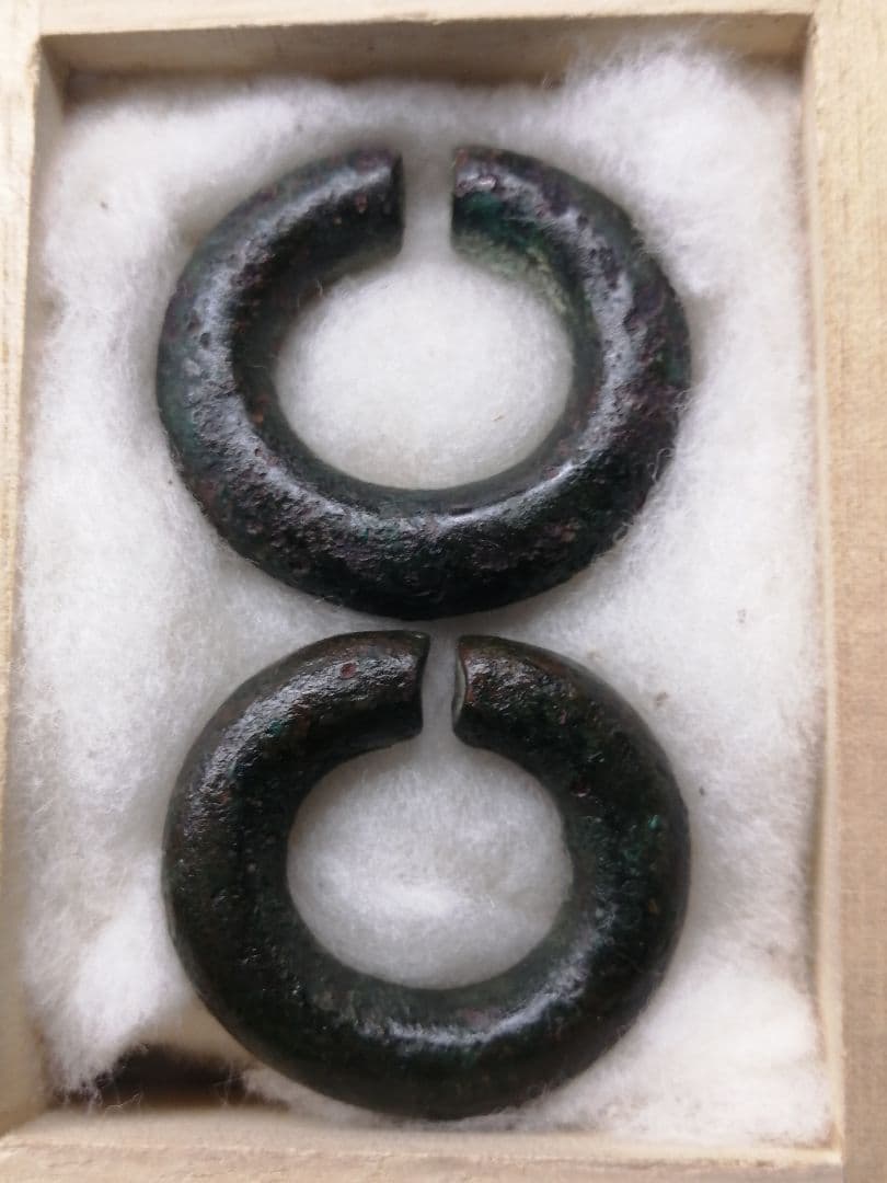 ★【古墳期】『高麗青銅耳環』　　二対。本物　古墳よりの発掘品です。極美品。