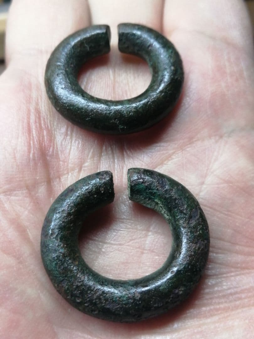 ★【古墳期】『高麗青銅耳環』　　二対。本物　古墳よりの発掘品です。極美品。