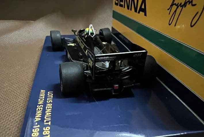 アイルトンセナ/ミニチャンプス1/43ロータス98T(JPS仕様)