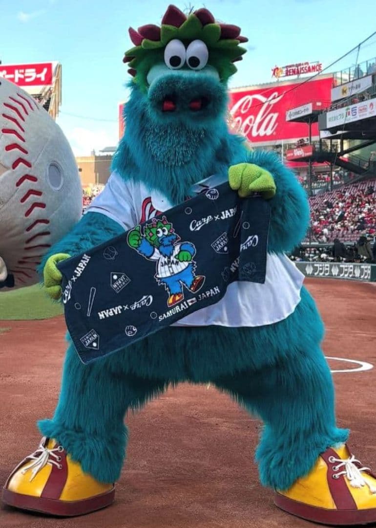 カープパソコンバッグ！限定販売新グッズ！