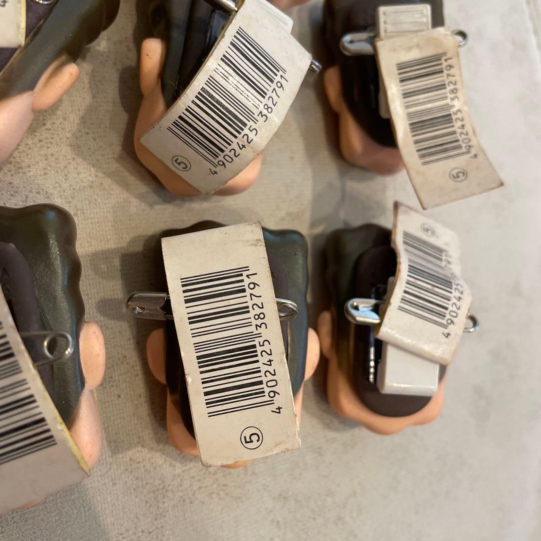 レア品　クレヨンしんちゃん　野原ひろし　フィギュア　ピンバッジ