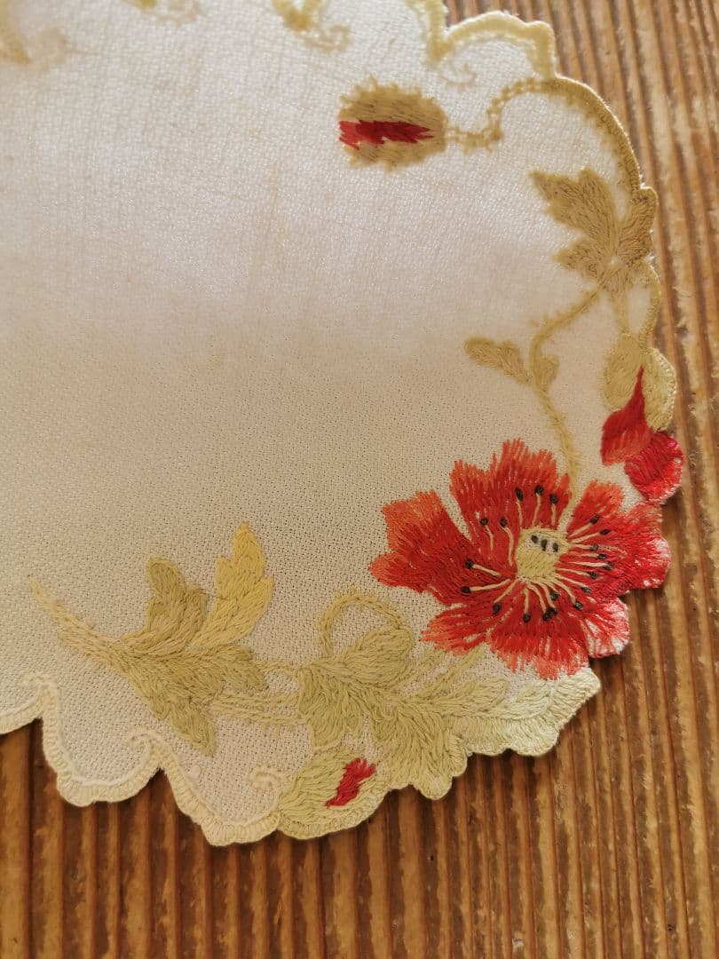 アンティーク フランス刺繍 一重薔薇 浜茄子 ソサイエティシルク 縮緬風ドイリー