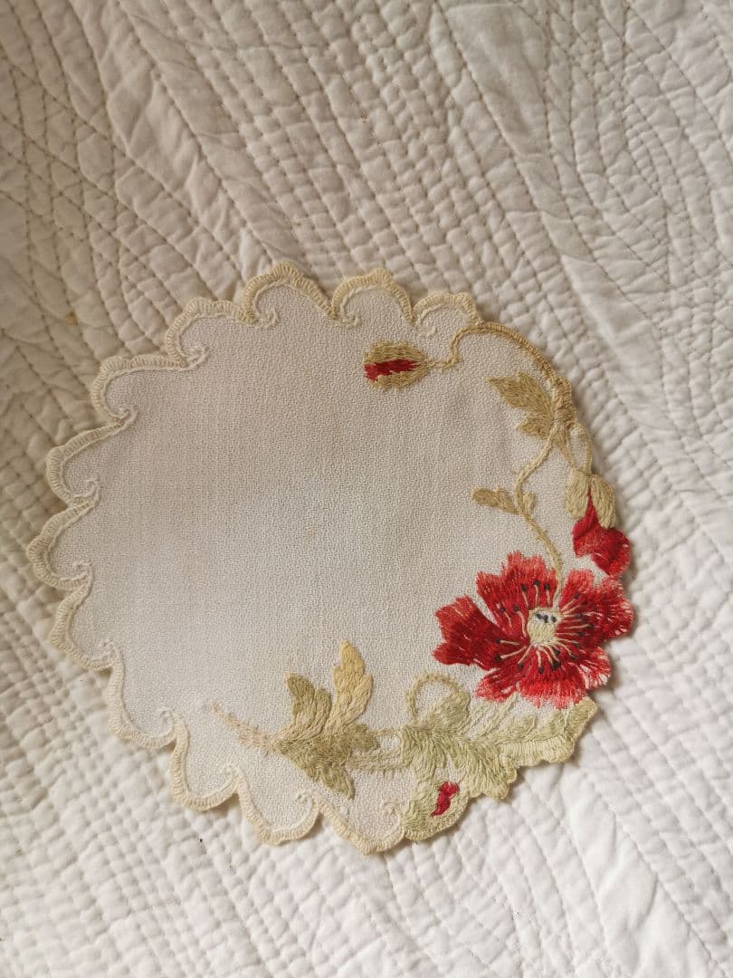 アンティーク フランス刺繍 一重薔薇 浜茄子 ソサイエティシルク 縮緬風ドイリー