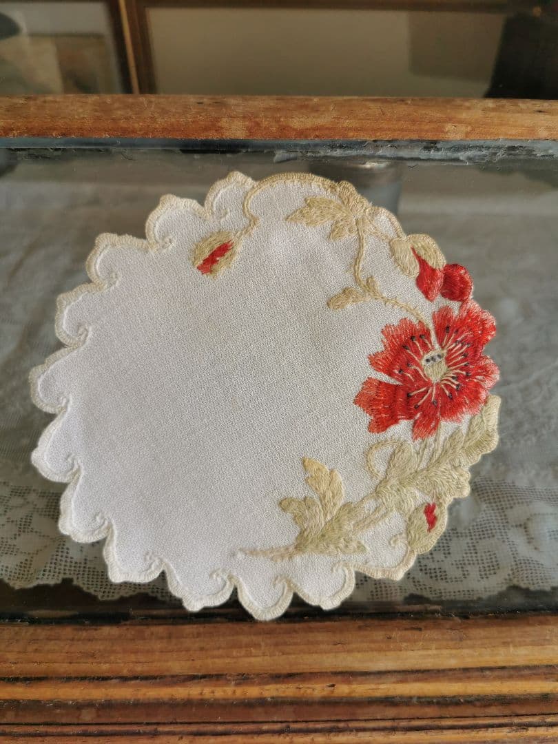 アンティーク フランス刺繍 一重薔薇 浜茄子 ソサイエティシルク 縮緬風ドイリー