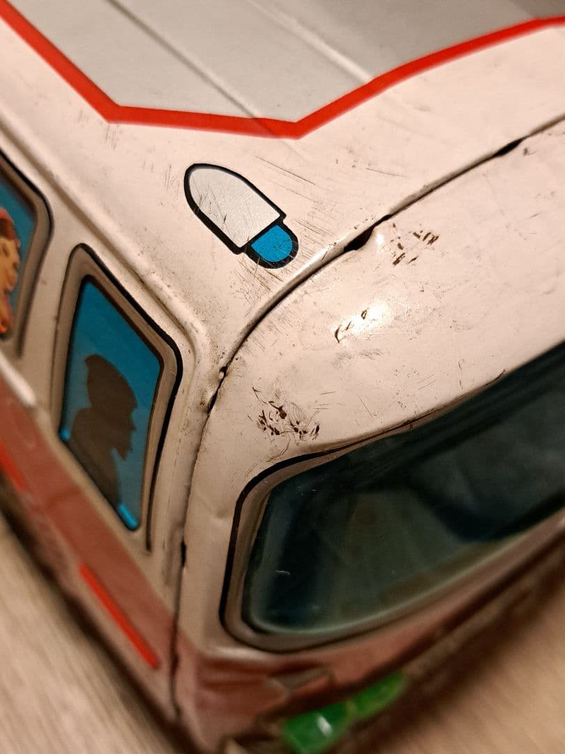 送料無料 ブリキ製イチコー東名急行バス 48cm