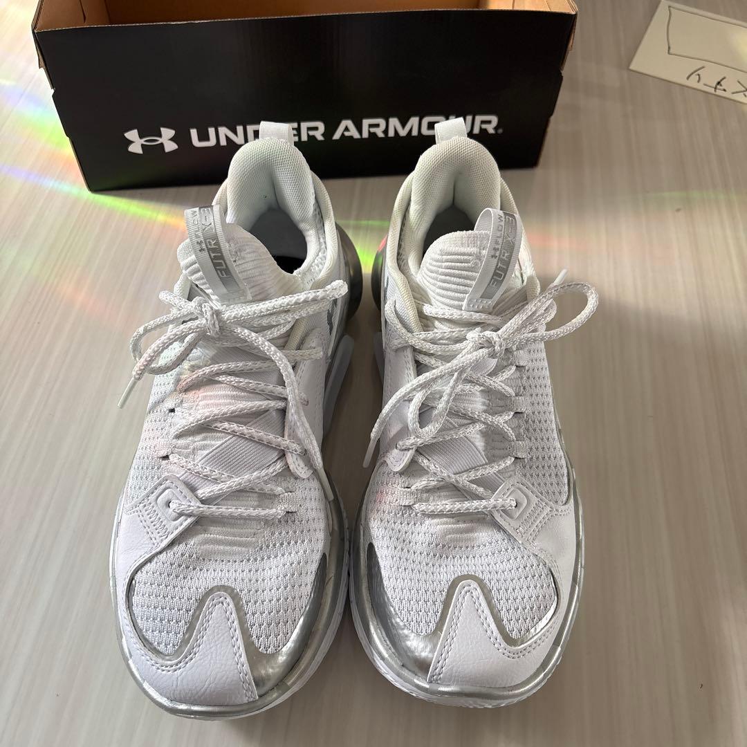 Under Armour HOVR ホワイト シューズ