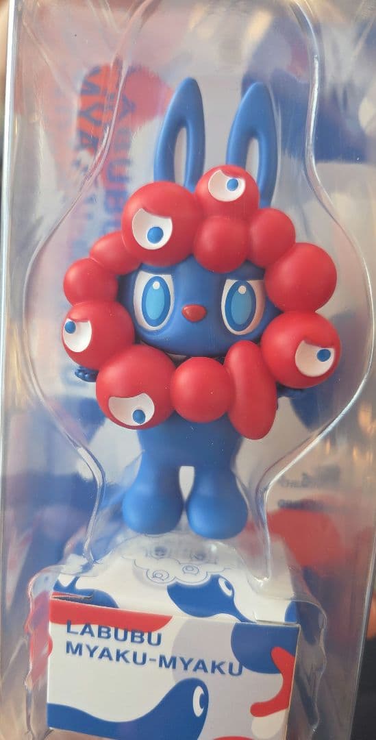 万博限定 LABUBU MYAKU-MYAKUストラップ付フィギュア