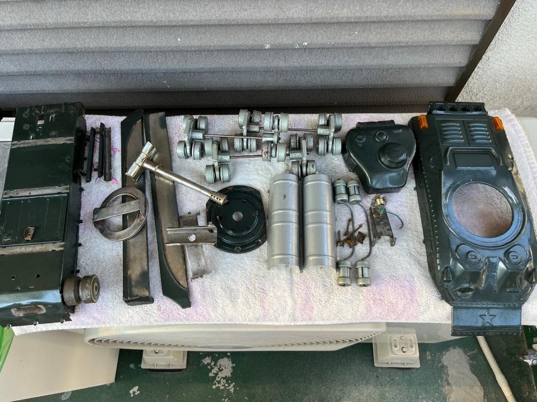 動画あり！！★米澤玩具（ヨネザワ） スピンターンM4シャーマンタンク★