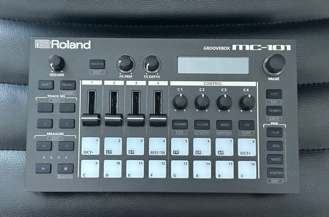 Roland MC-101 グルーヴボックス