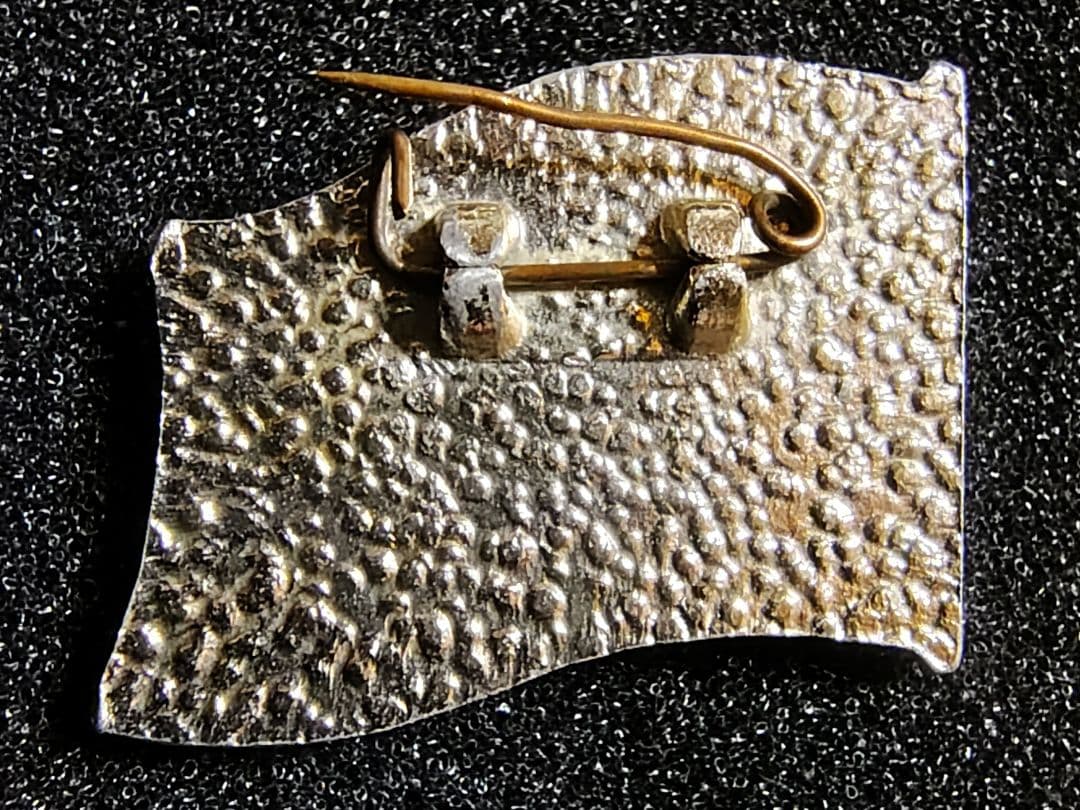 北朝鮮 金日成 肖像徽章 バッジ　(瑕疵あり実物中古品)