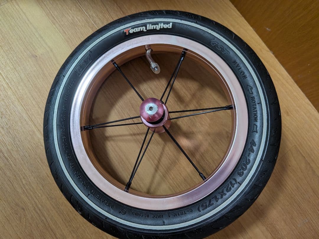 CSTタイヤ＋アルミホイール 完組 ピンク ランバイク ストライダー