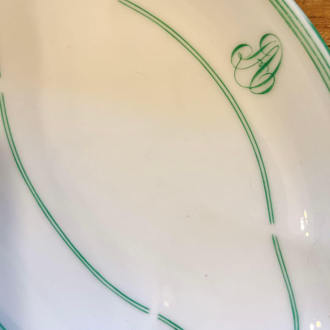 A パリ窯　グリーンラインが素敵なラヴィエ