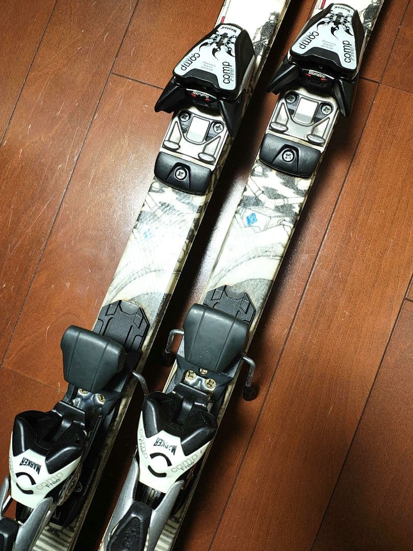 【モーグル☆】180cm　Ｋ２スキー板♪