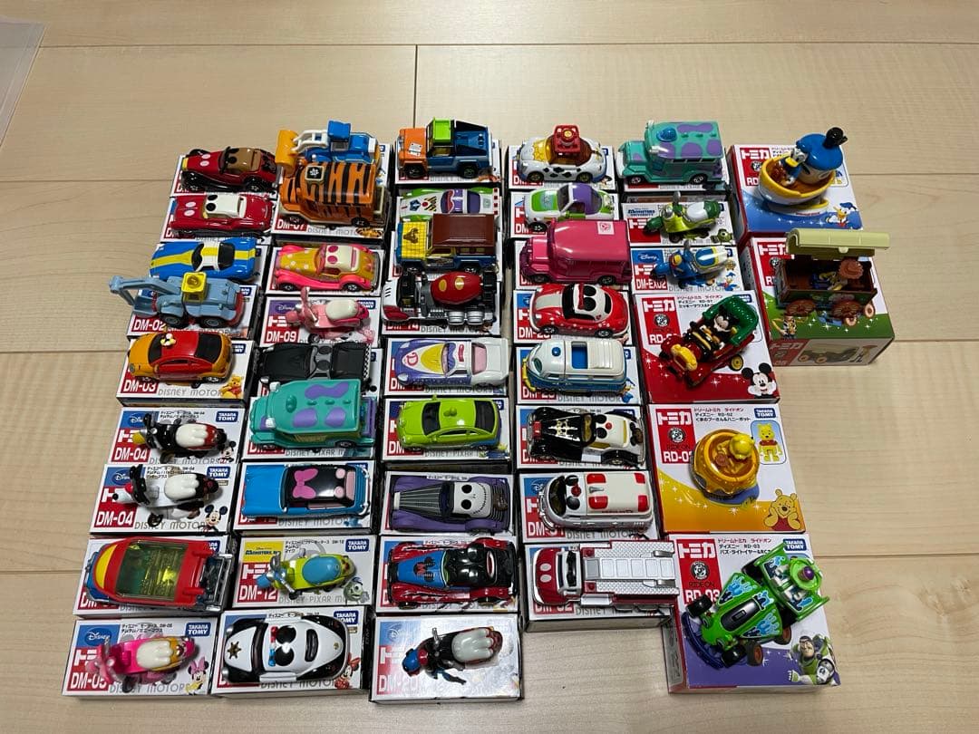 ディズニートミカ　タカラトミー ディズニーモータース 43台セット