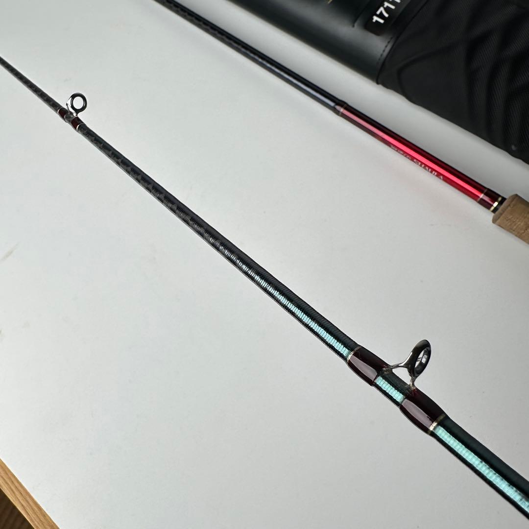 美品 ワールドシャウラ17114R-2 シマノ