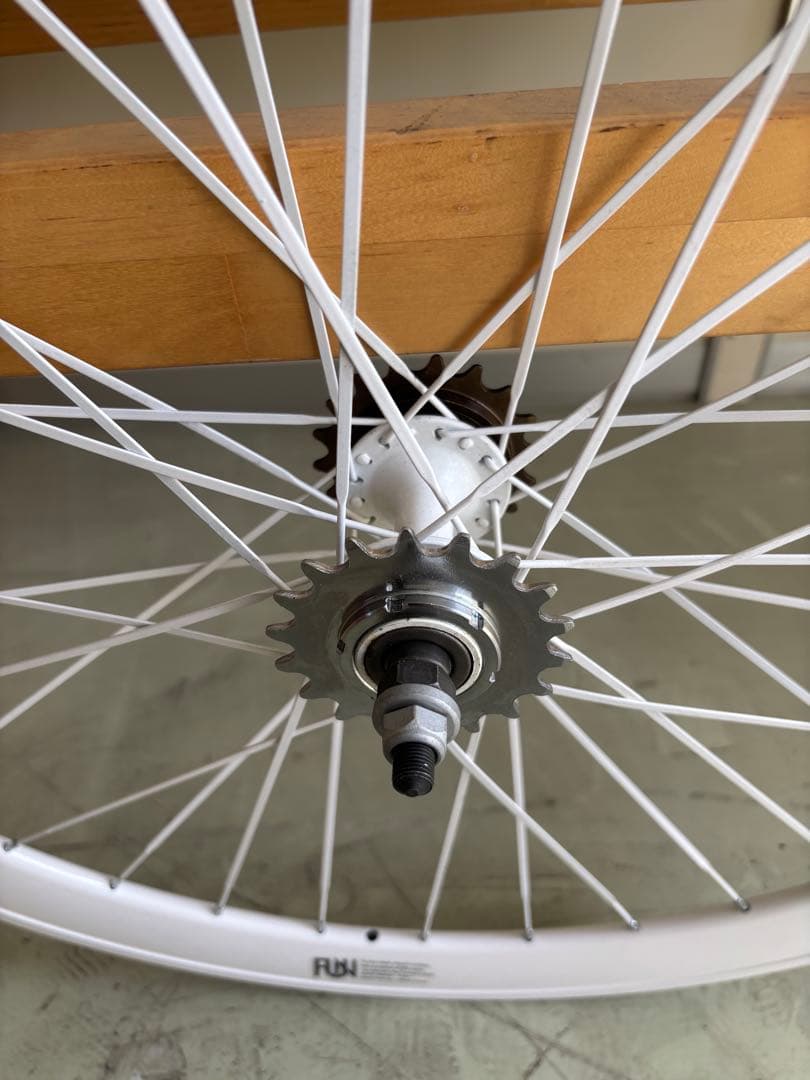 エアロスポーク　リヤホイール　ホワイト