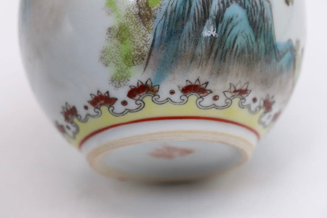 中国　粉彩　山水紋長頸瓶ペア　送料込み0406