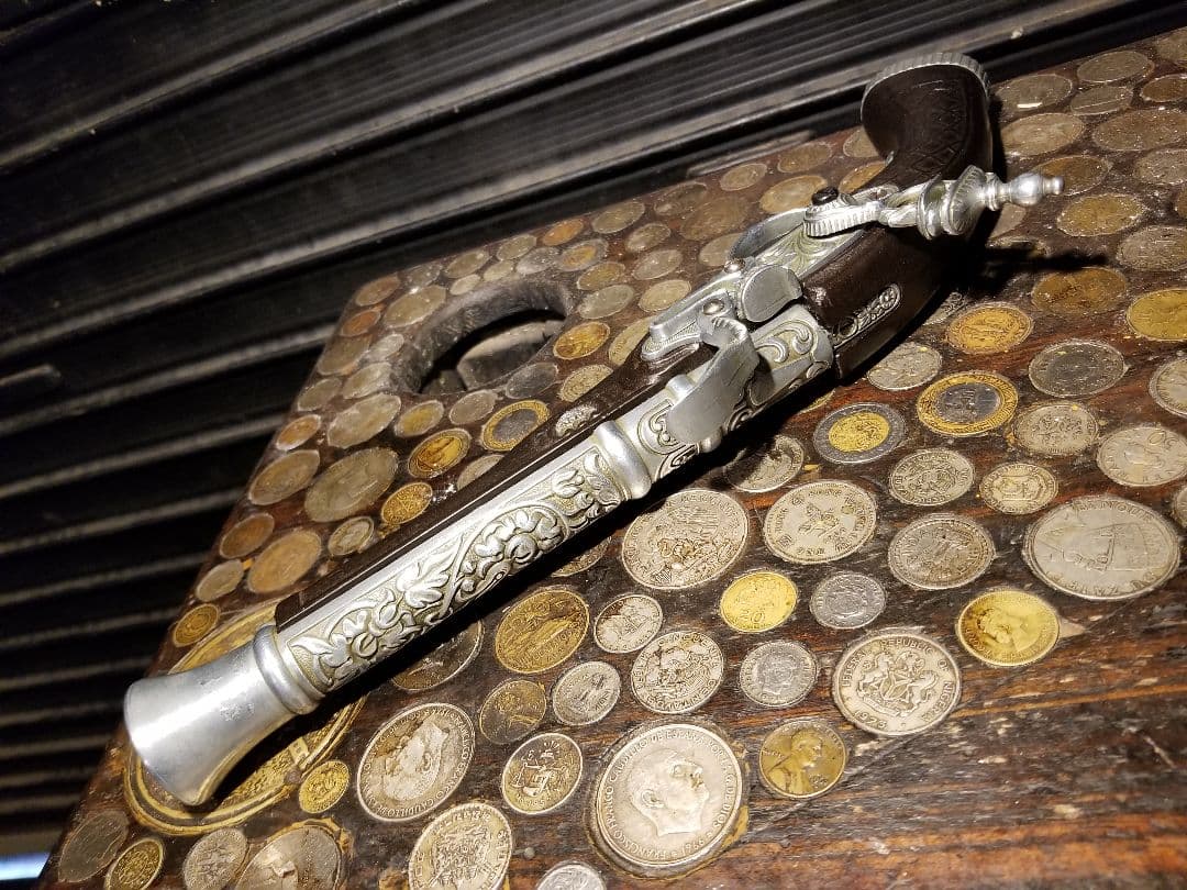 フリントロック　メタル　アンティーク　細密　装飾　西洋　様式　古式砲　台座付