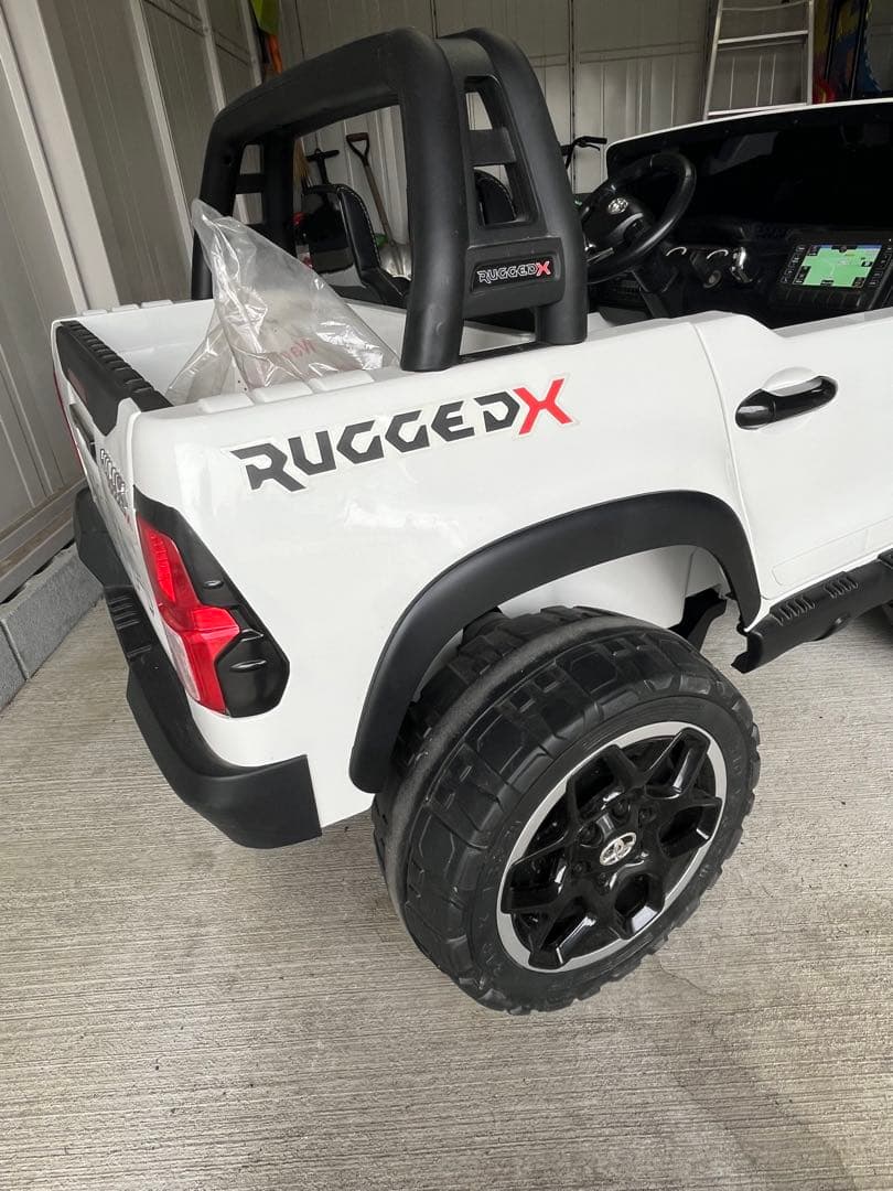 手渡し限定 乗用ラジコン TOYOTA HILUX RUGGED ハイラックス