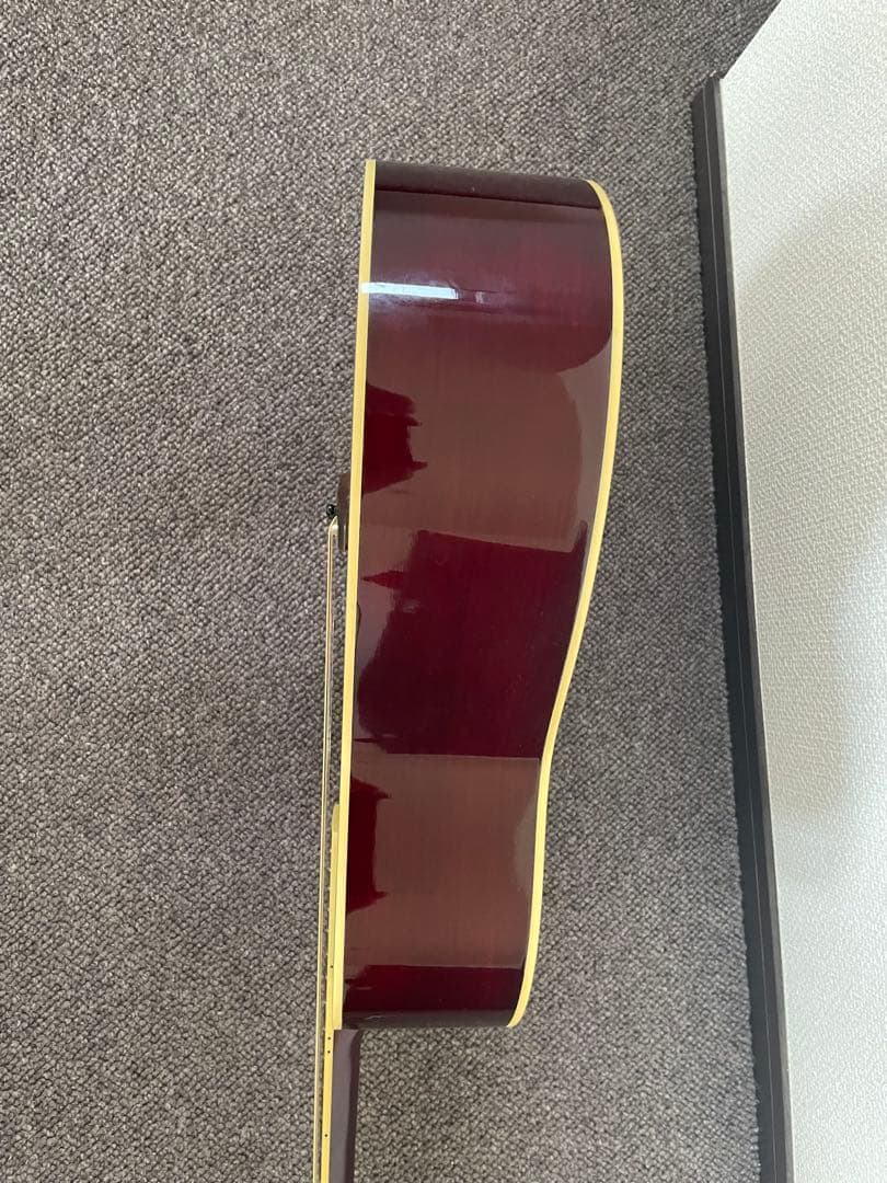 Yamaha アコースティックギター　カポ付き レッド/ブラック　FS720S