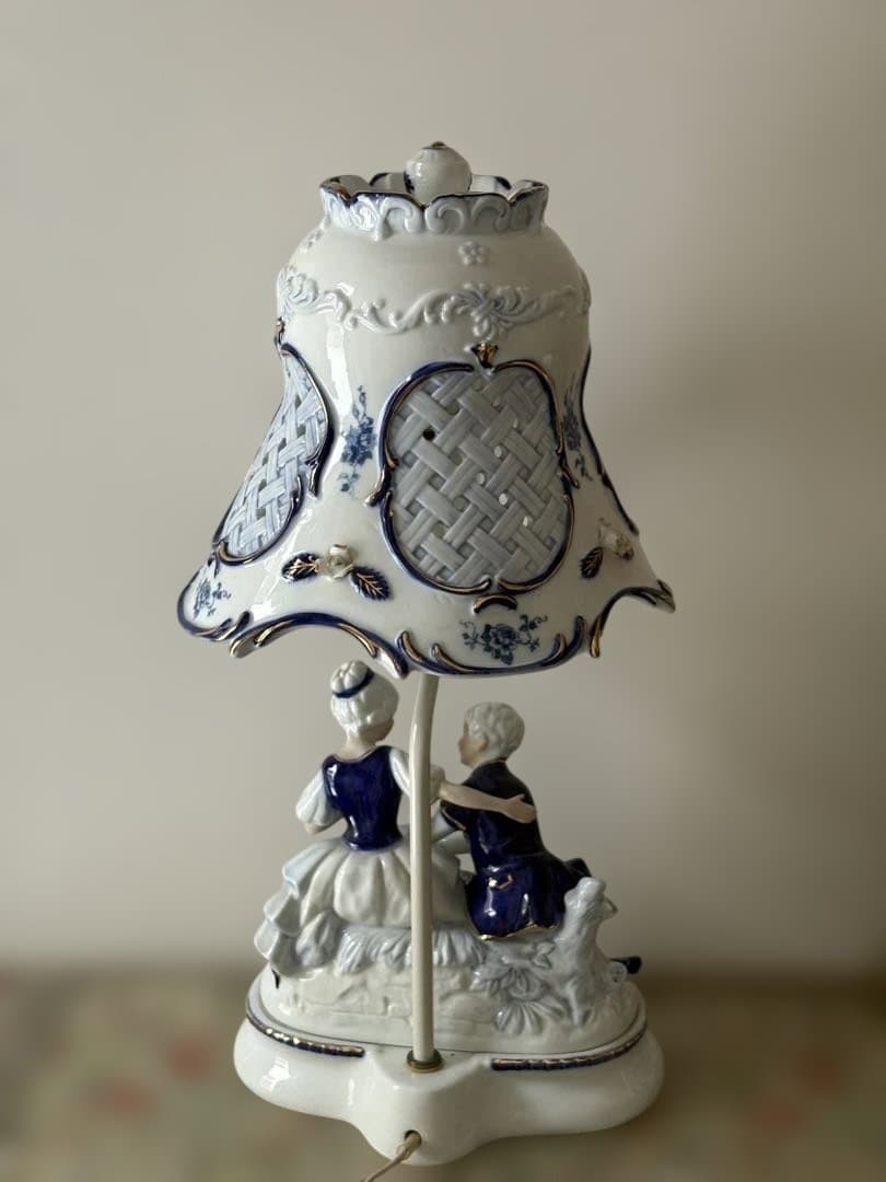 ドマン　電気スタンド　ランプ　陶器　貴婦人　レトロ