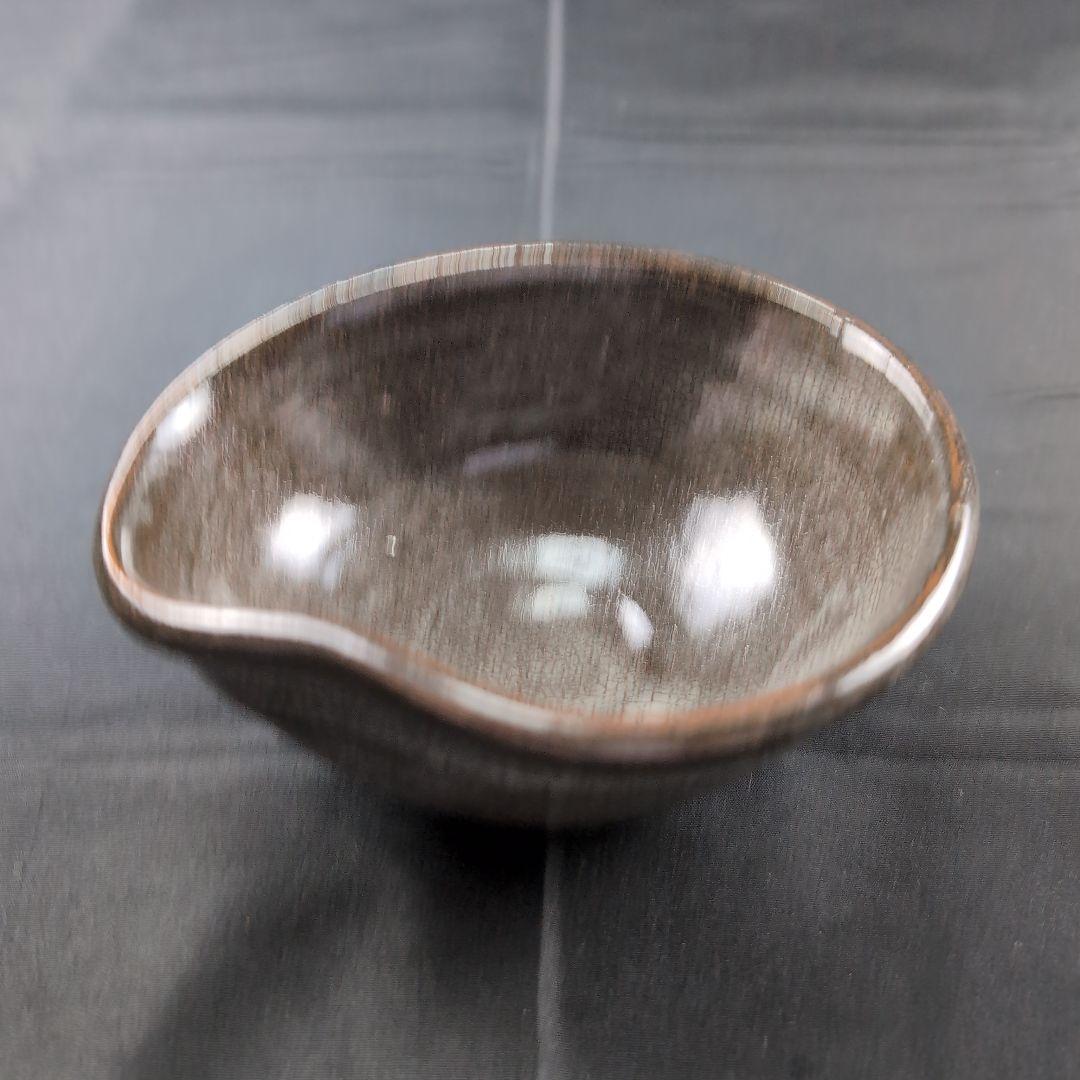 西岡良弘 氏作 唐津沓茶碗 唐津茶碗 黒釉茶碗 唐津黒釉沓茶碗合わせ箱付き