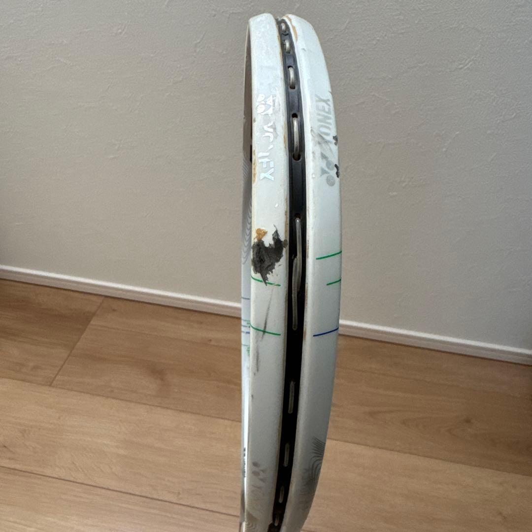 ヨネックス　ナノフォース8v 白