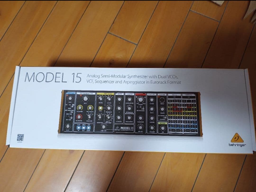 Behringer MODEL 15 アナログセミモジュラーシンセサイザー