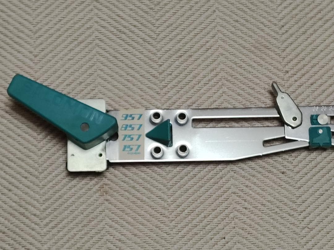 【現状品】 SALOMON サロモン スキー ビンディング 取付ゲージ 治具