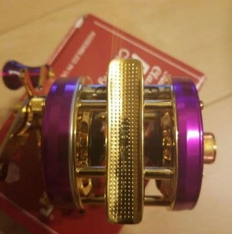 ABU 5500ｃキャスティングリール パープル