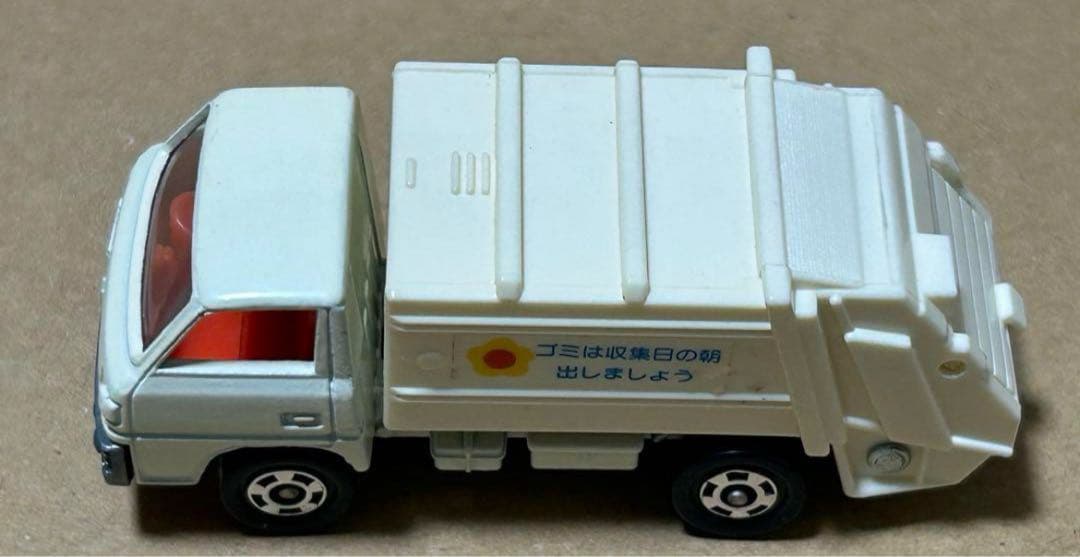 日本製 トミカ 三菱 キャンター 清掃車