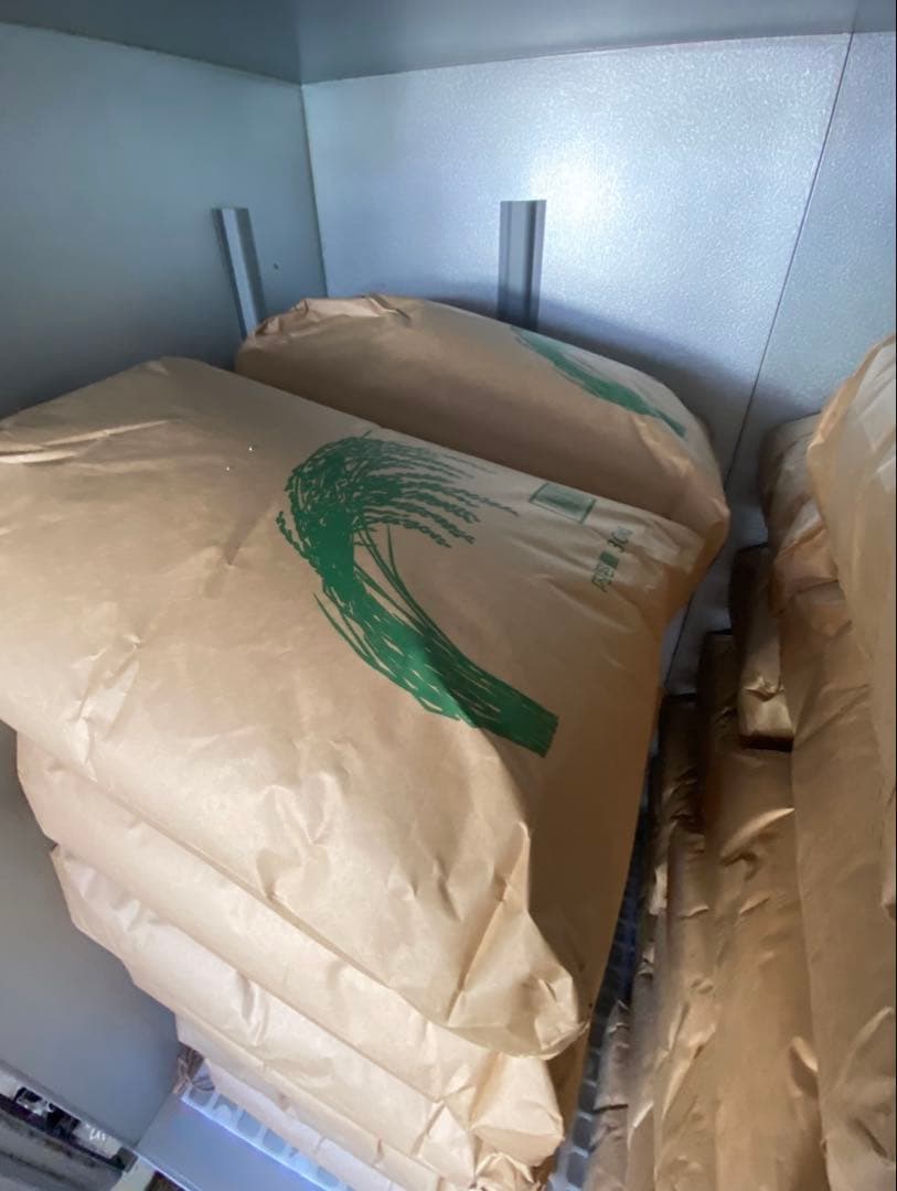 令和7年産新米　岡山県苫田郡産　減農薬栽培にじのきらめき　玄米30kg